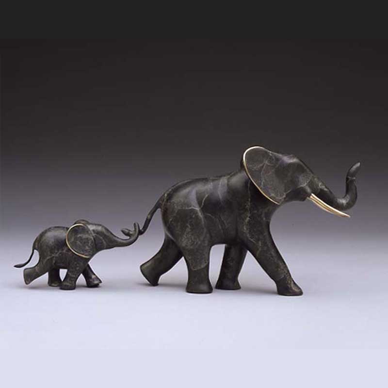 Elephant Bronze Sculpture, Tailin' Behind